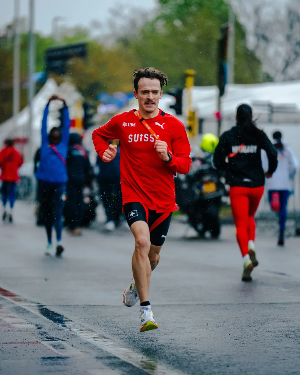 Nino Freitag im Swiss-Trikot an der Strassenlauf-EM