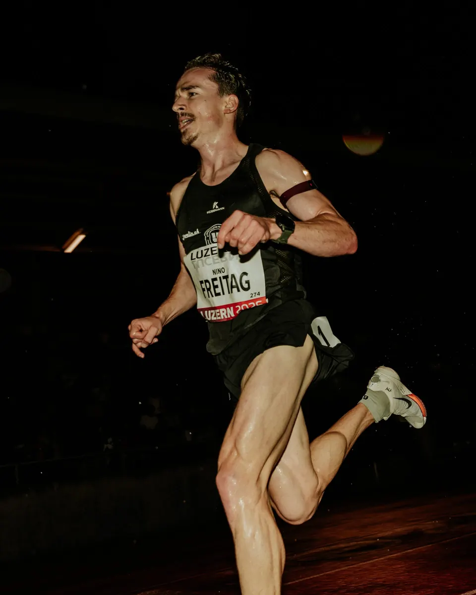 Nino Freitag beim Nachtlauf in Luzern